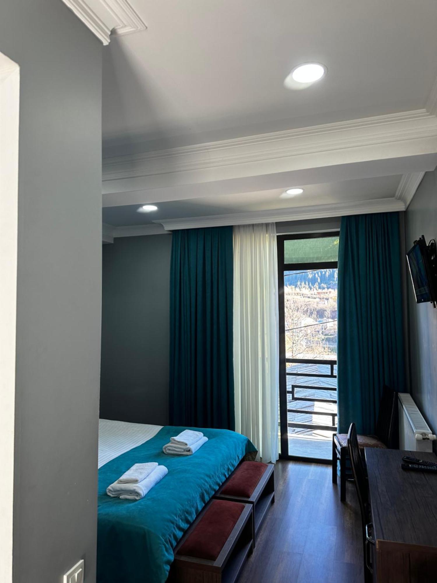 Mestia 4 Season Ngoại thất bức ảnh